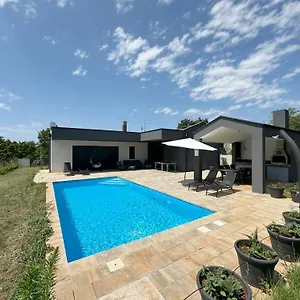  Villa Nora With Heated Pool